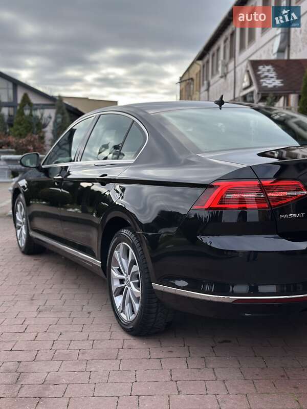 Седан Volkswagen Passat 2016 в Стрые