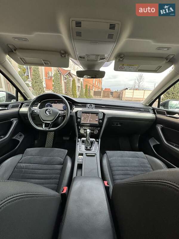 Седан Volkswagen Passat 2016 в Стрые