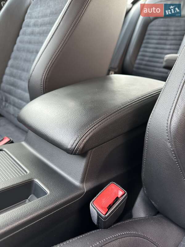 Седан Volkswagen Passat 2016 в Стрые