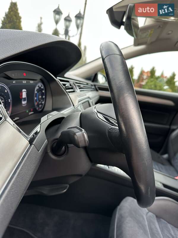 Седан Volkswagen Passat 2016 в Стрые