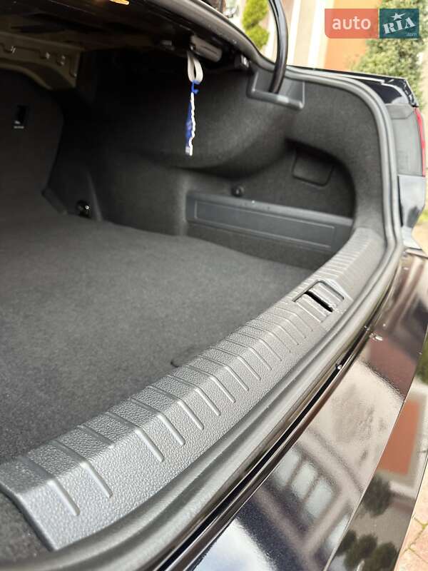 Седан Volkswagen Passat 2016 в Стрые