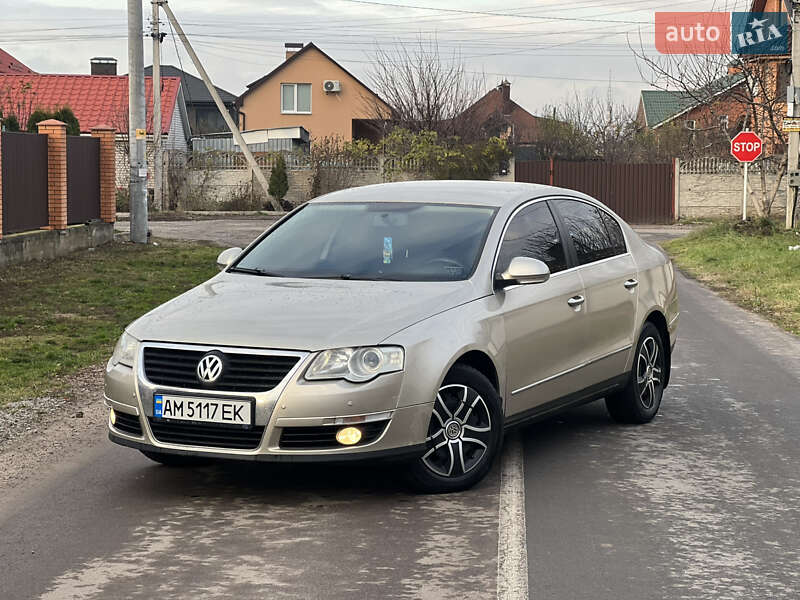 Седан Volkswagen Passat 2008 в Житомире