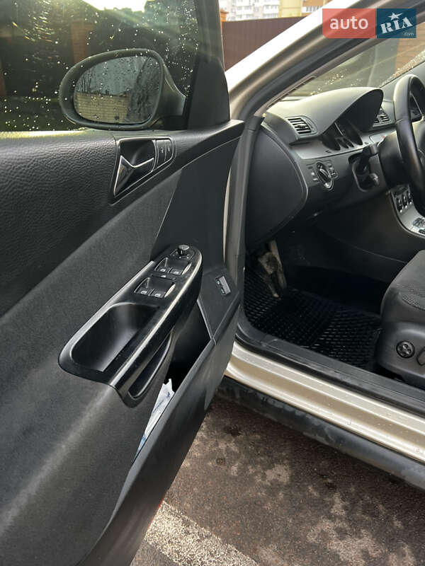 Седан Volkswagen Passat 2008 в Житомире