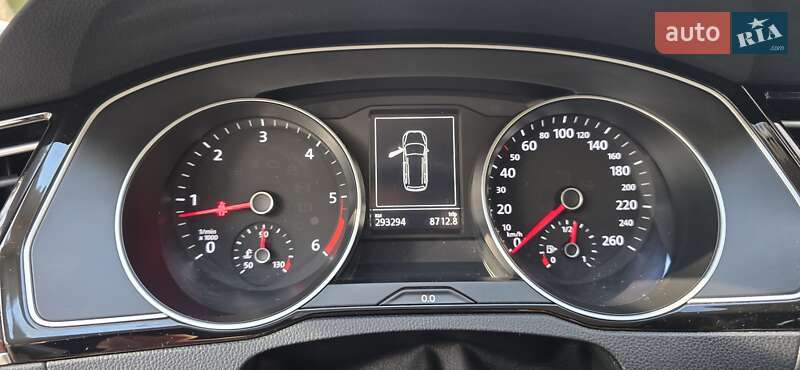 Універсал Volkswagen Passat 2015 в Чернівцях