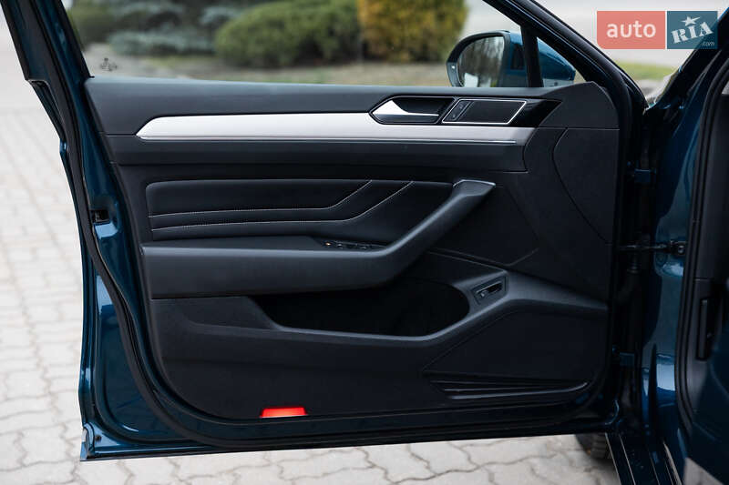 Универсал Volkswagen Passat 2021 в Луцке