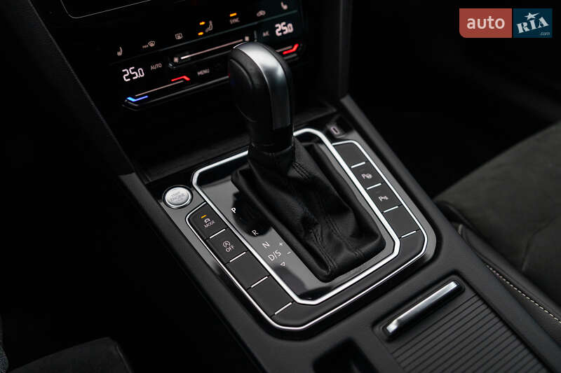 Универсал Volkswagen Passat 2021 в Луцке