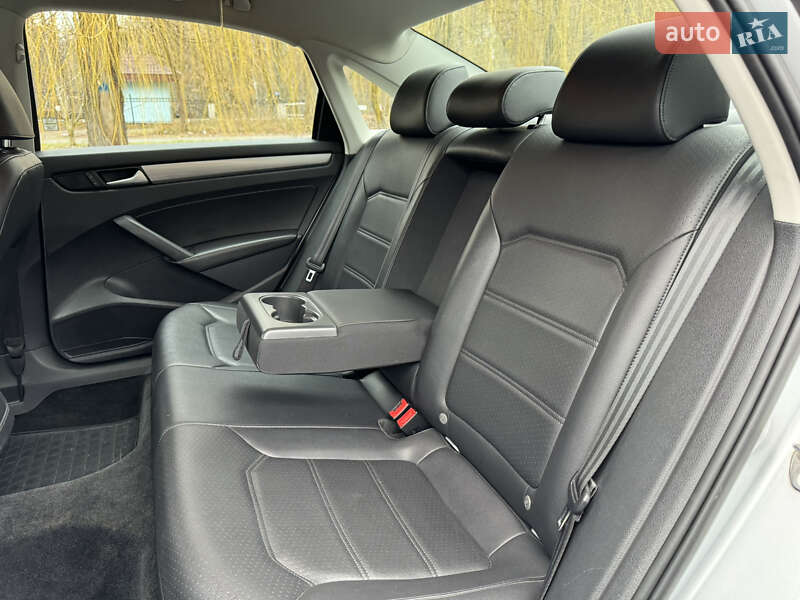 Седан Volkswagen Passat 2015 в Киеве