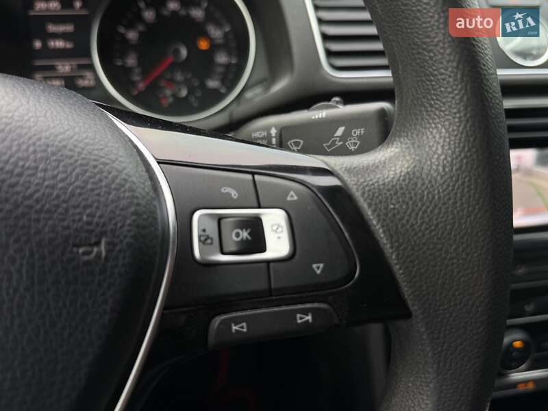 Седан Volkswagen Passat 2016 в Киеве
