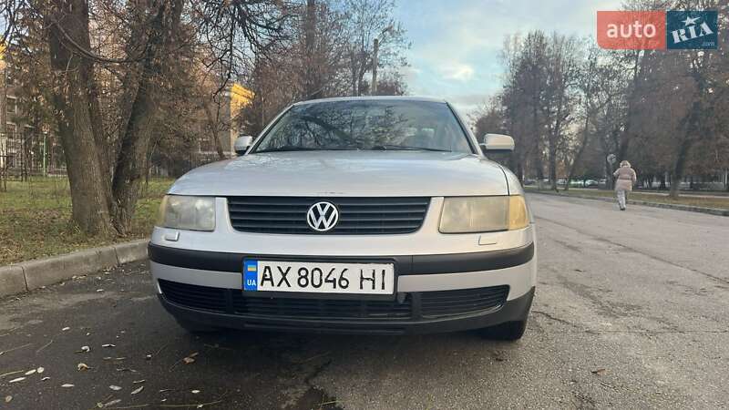 Седан Volkswagen Passat 1999 в Харькове