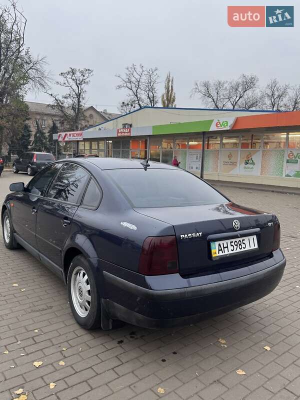 Седан Volkswagen Passat 1996 в Славянске