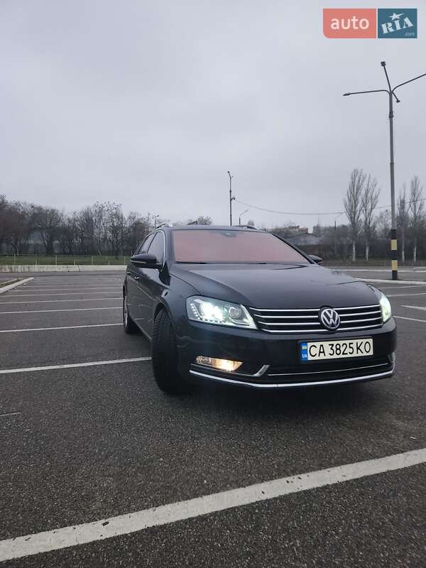 Универсал Volkswagen Passat 2013 в Киеве