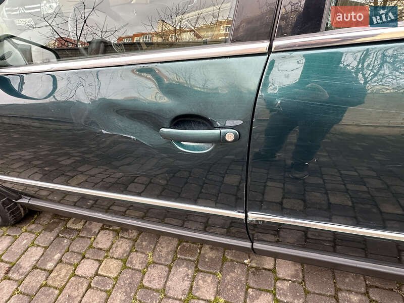 Седан Volkswagen Passat 2003 в Черновцах