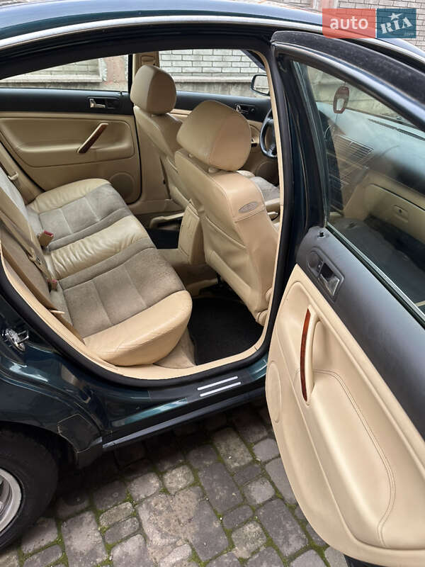 Седан Volkswagen Passat 2003 в Черновцах