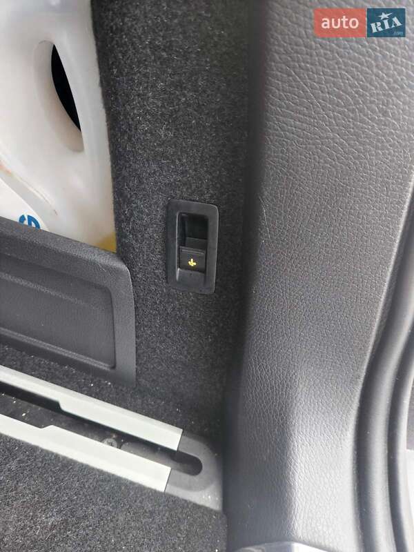 Универсал Volkswagen Passat 2013 в Киеве