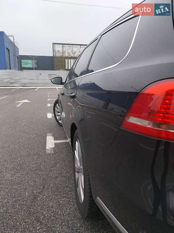 Универсал Volkswagen Passat 2013 в Киеве
