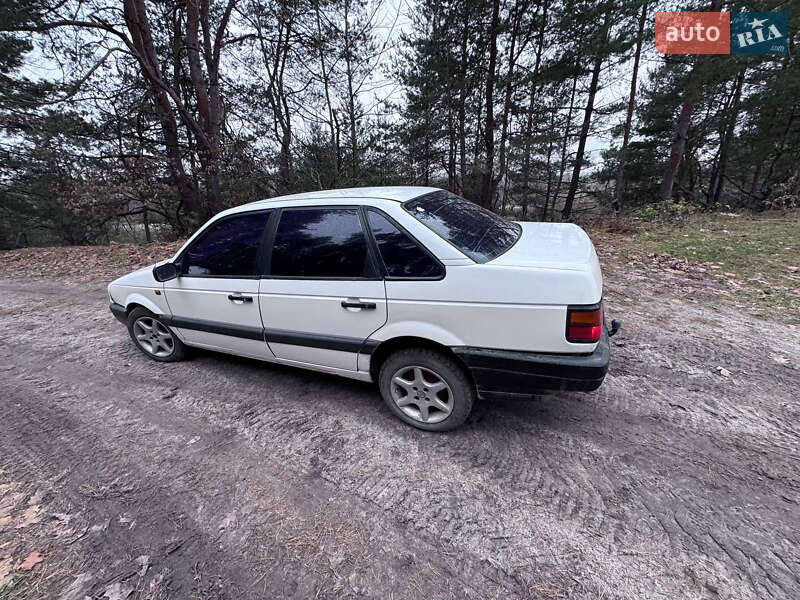 Седан Volkswagen Passat 1990 в Буске фото 3 Седан Volkswagen Passat 1990 в Буске