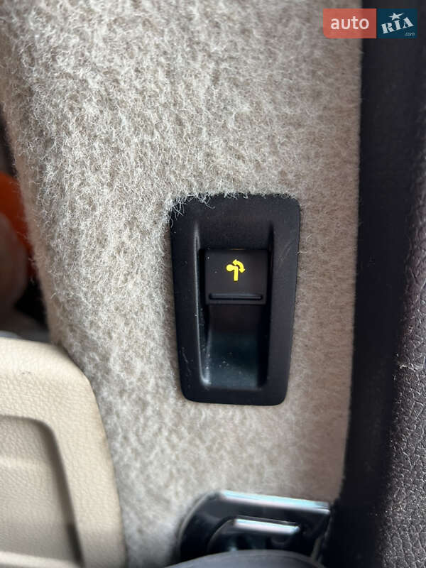 Універсал Volkswagen Passat 2013 в Бродах