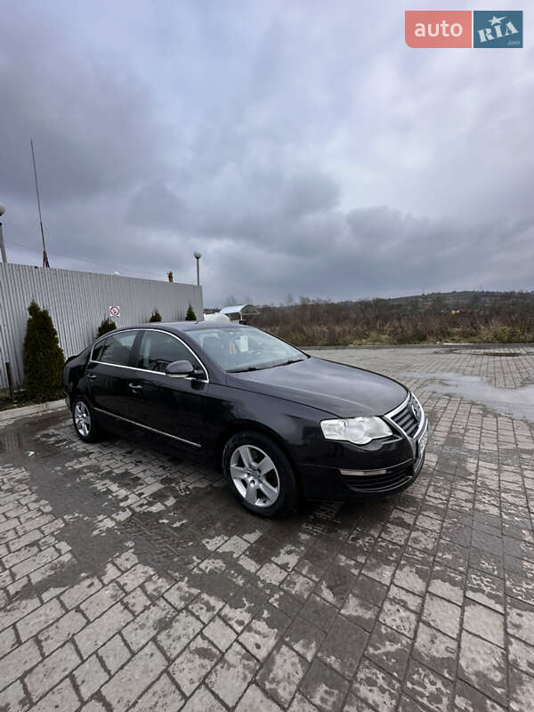 Седан Volkswagen Passat 2005 в Ивано-Франковске