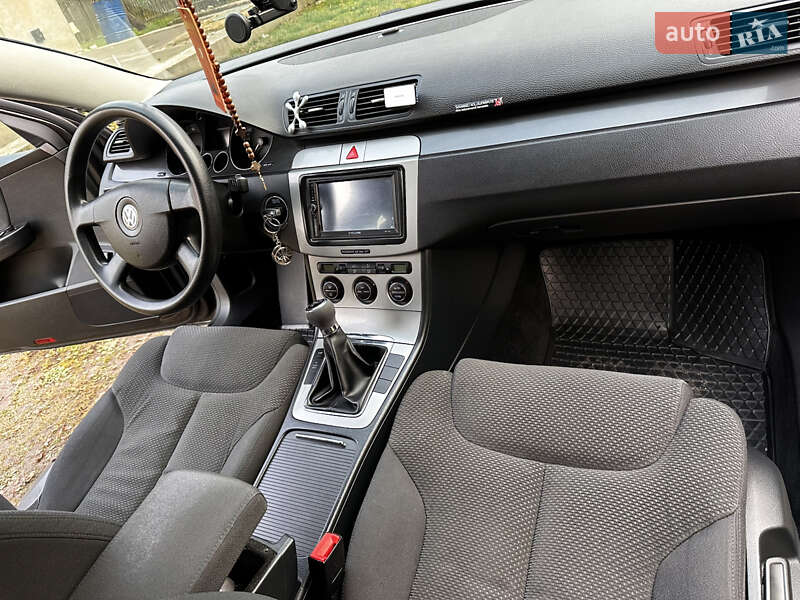 Седан Volkswagen Passat 2005 в Ивано-Франковске