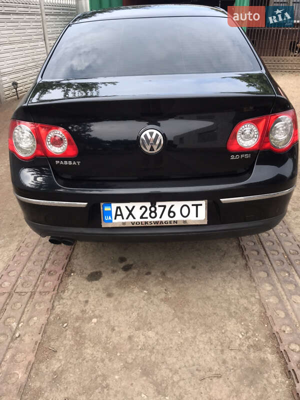 Седан Volkswagen Passat 2006 в Краснограде