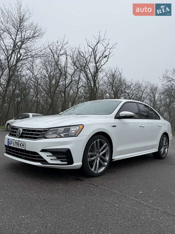 Седан Volkswagen Passat 2017 в Запорожье