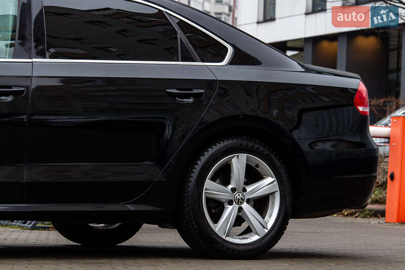 Седан Volkswagen Passat 2013 в Львові