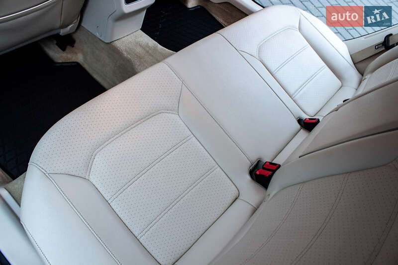 Седан Volkswagen Passat 2013 в Львові