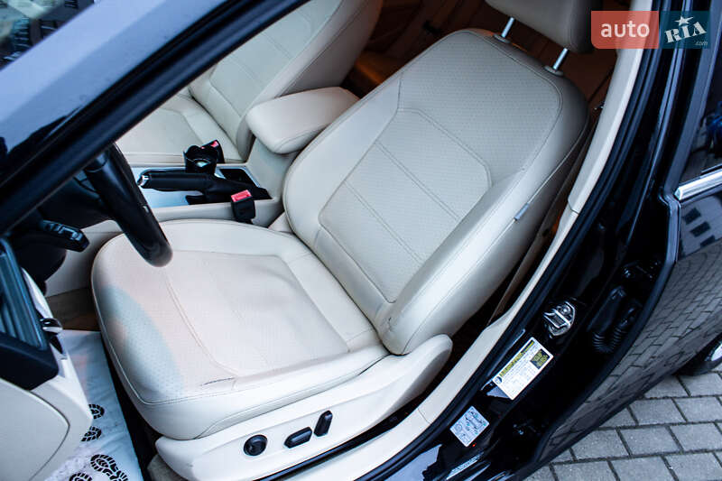 Седан Volkswagen Passat 2013 в Львові