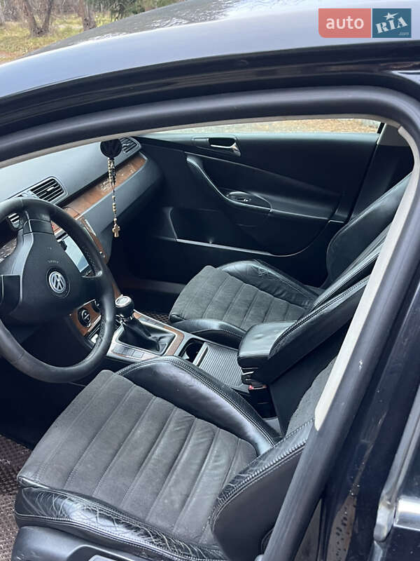 Седан Volkswagen Passat 2005 в Рожнятові