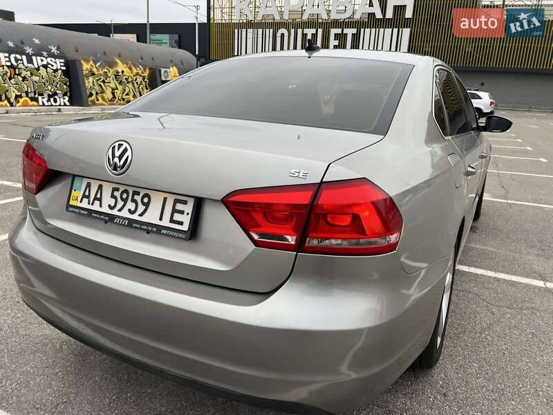 Седан Volkswagen Passat 2012 в Киеве
