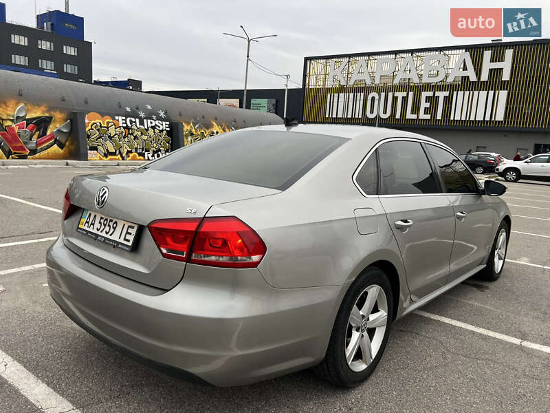 Седан Volkswagen Passat 2012 в Киеве