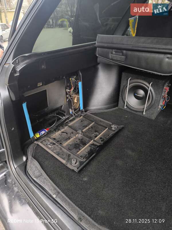 Універсал Volkswagen Passat 1994 в Запоріжжі