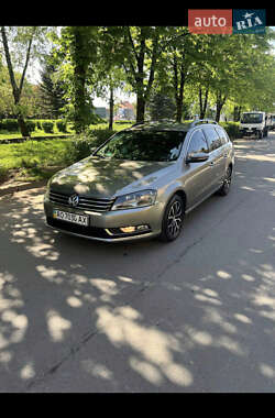 Универсал Volkswagen Passat 2012 в Мукачево
