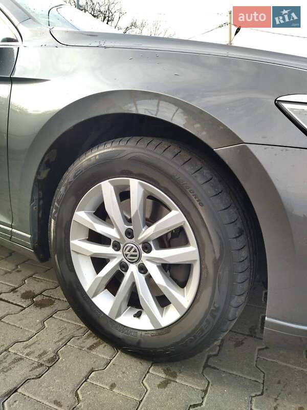 Универсал Volkswagen Passat 2015 в Черновцах фото 15 Универсал Volkswagen Passat 2015 в Черновцах