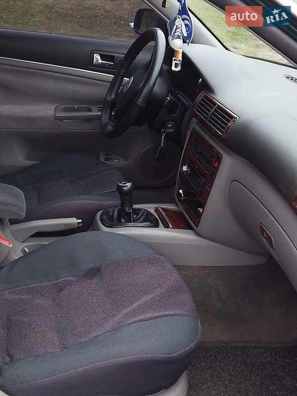 Седан Volkswagen Passat 2001 в Вышгороде фото 15 Седан Volkswagen Passat 2001 в Вышгороде