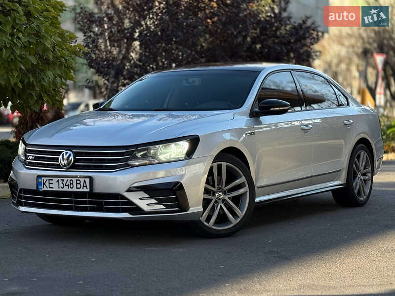 Седан Volkswagen Passat 2018 в Днепре