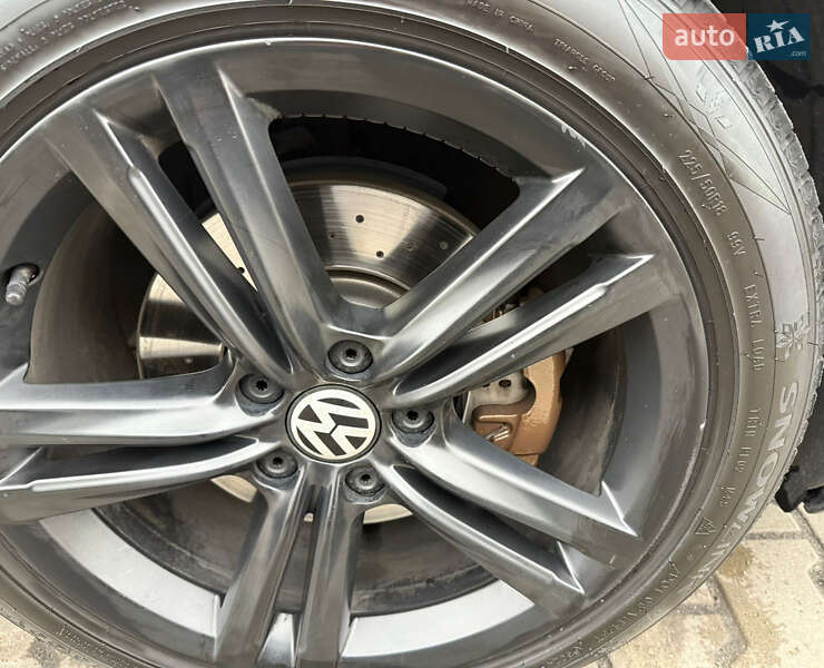 Седан Volkswagen Passat 2014 в Киеве