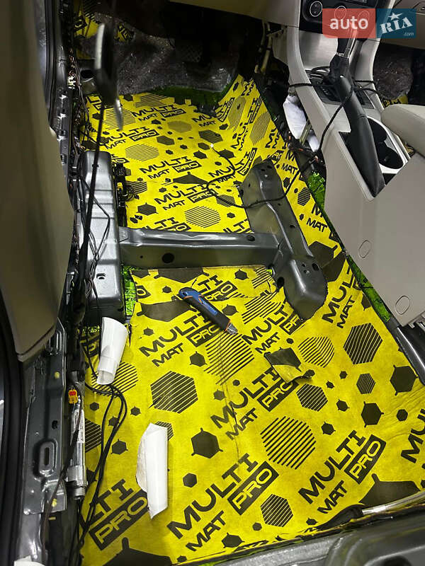 Седан Volkswagen Passat 2014 в Киеве