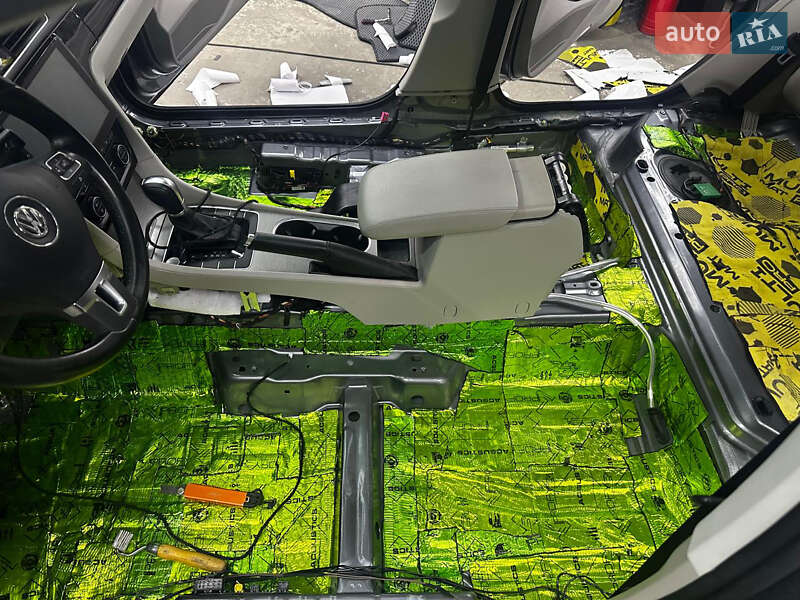 Седан Volkswagen Passat 2014 в Киеве