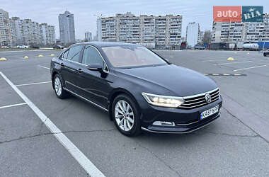 Седан Volkswagen Passat 2016 в Киеве