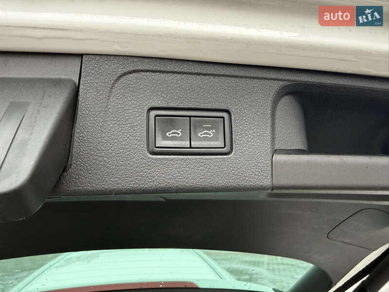 Универсал Volkswagen Passat 2017 в Львове