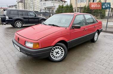 Седан Volkswagen Passat 1989 в Киеве