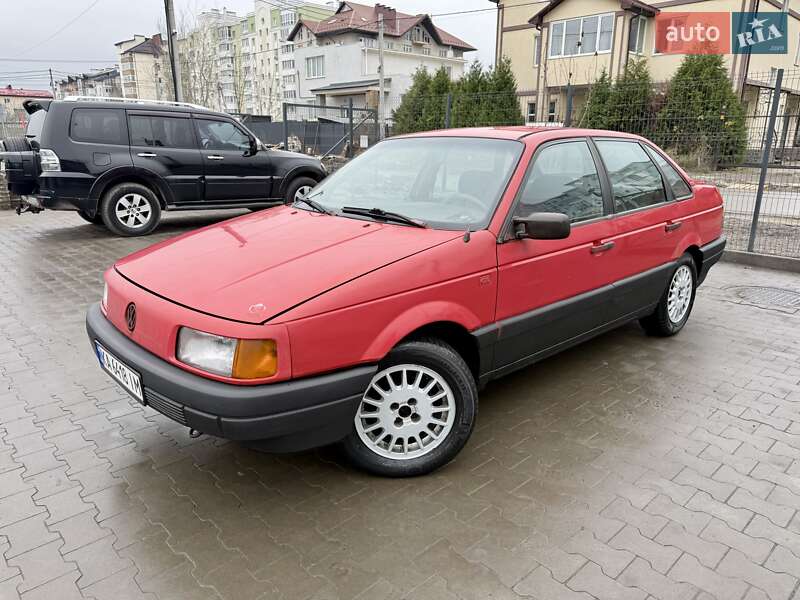 Седан Volkswagen Passat 1989 в Киеве