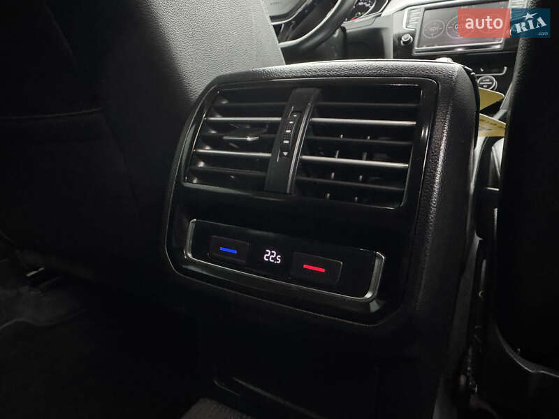 Универсал Volkswagen Passat 2016 в Умани фото 26 Универсал Volkswagen Passat 2016 в Умани