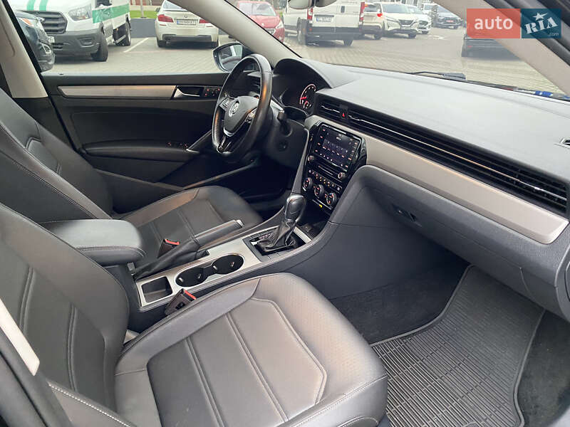 Седан Volkswagen Passat 2020 в Одессе