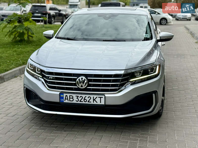Седан Volkswagen Passat 2020 в Житомирі