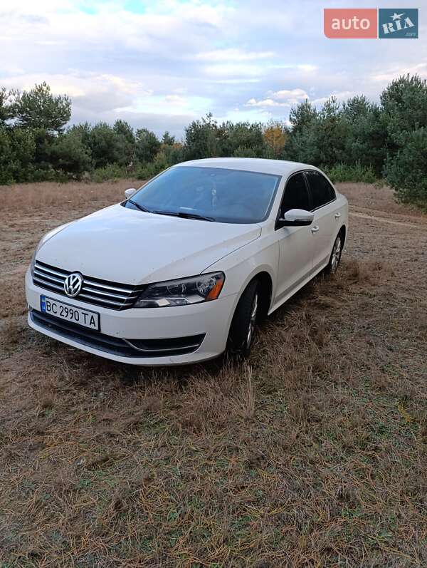 Седан Volkswagen Passat 2014 в Мостиській