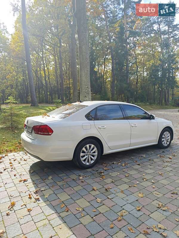 Седан Volkswagen Passat 2014 в Мостиській