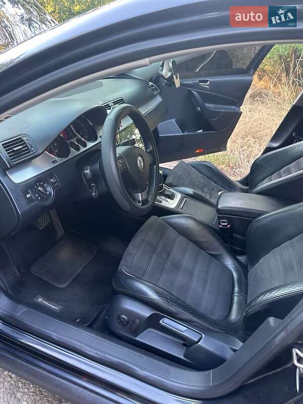 Седан Volkswagen Passat 2006 в Днепре