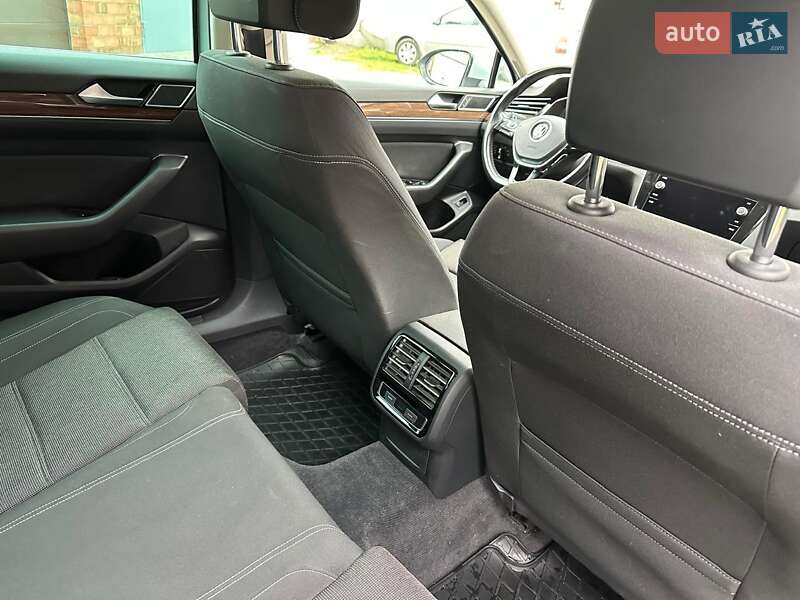 Универсал Volkswagen Passat 2018 в Днепре